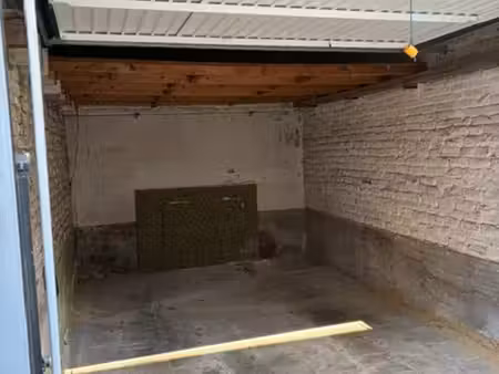 garage à louer avenue des volontaires etterbeek (44)