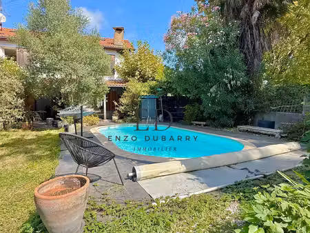 maison 8 pièces - 180 m²