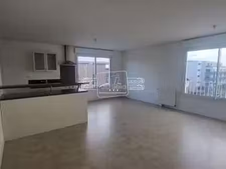 location appartement 3 pièces à thouaré-sur-loire (44470) : à louer 3 pièces / 69m² thouar