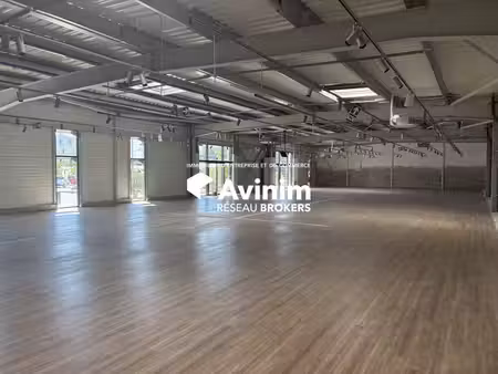 location local commercial