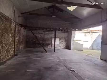 places de parking sécurisées à louer – proche gare de bressuire – dès 20/mois