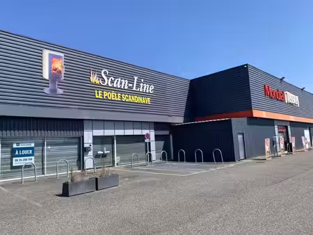 location local commercial