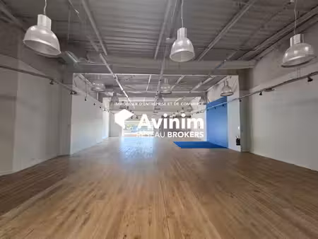 location local commercial