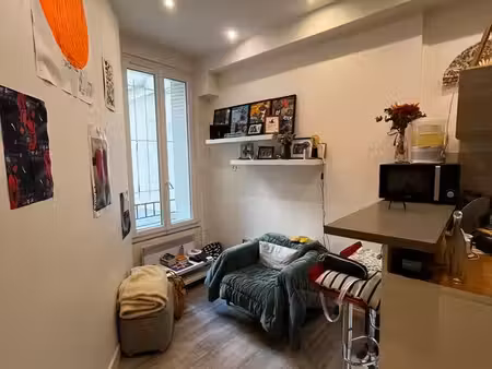location studio meublé
