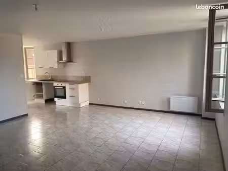 location t3 refait à neuf