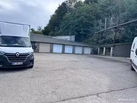 location box garage fermé