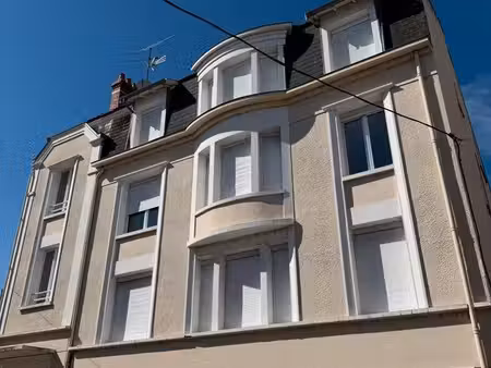 studio refait à neuf avec place de parking