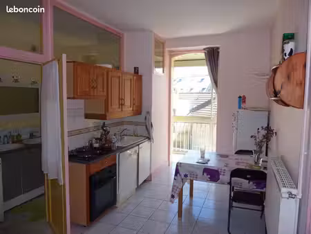 charmant t2 dans l'ancien  très bon état  grenoble