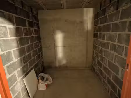 cave/box fermée dans résidence sécurisée