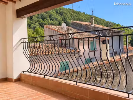 t2 32m² + terrasse plein sud cabasse centre climatisation 466 + charges