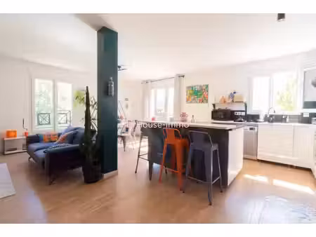 bel appartement de 96m2 avec box  trappes  le village.
