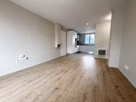hidri immo plus vous porpose un appartement 3 pièces avec ba