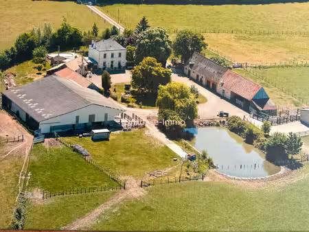 domaine de 39 hectares avec maison de maître et 3 000 m² de bâtiments - sarthe