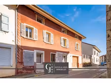 marboz - au coeur du village -maison familiale de 140 m² - 4 chambres
