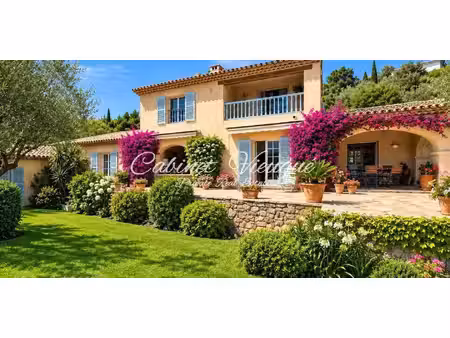 villa avec piscine en bord de mer sainte-maxime (83)