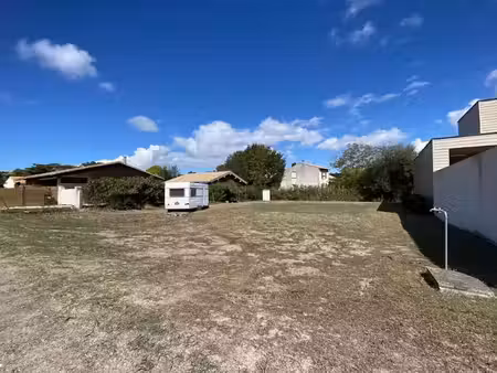 vente terrain 690 m² à les mathes (17570)  159 000 €