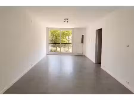location appartement 4 pièces 69.25 m² à marseille 10ème (13010)  1 300 €