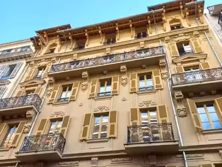 location appartement 1 pièce 19.56 m² à nice (06000)  686 €