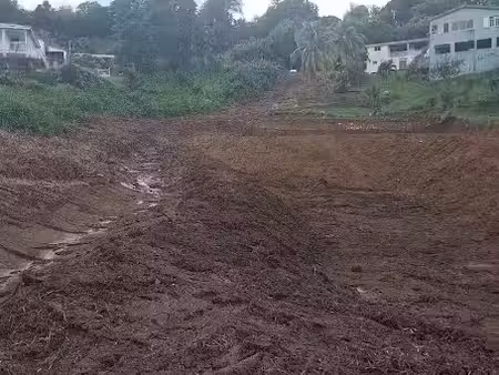 vente terrain 2700 m² à ducos (97224)  272 000 €