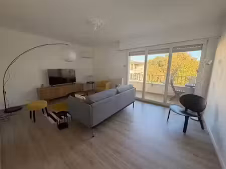 location meublée appartement 2 pièces 50 m² à pau (64000)  750 €