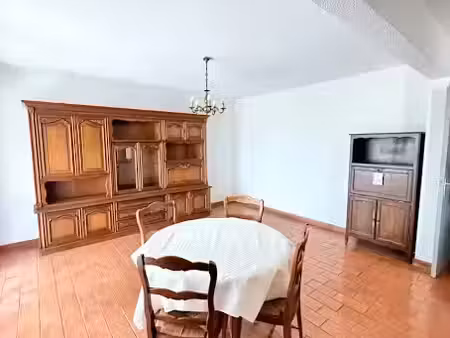 location meublée appartement 2 pièces 47.95 m² à les arcs (83460)  700 €