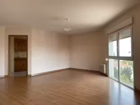 location appartement 4 pièces 77 m² à troyes (10000)  697 €