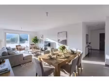 spacieux t3 neuf de 93 m² avec grand balcon et très belle vue
