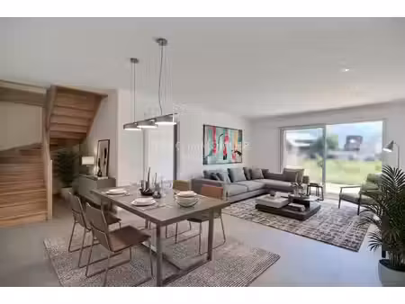 très bel appartement duplex avec terrasse  jardin et vue panora