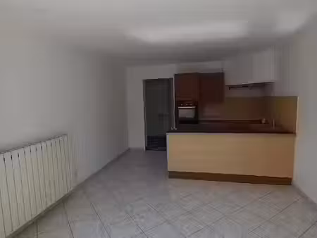 location appartement 3 pièces 60 m² à roquevaire (13360)  890 €