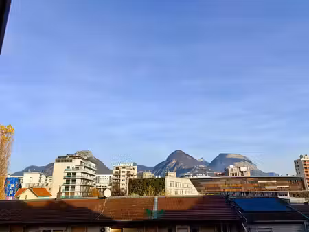 location appartement 4 pièces 87 m² à grenoble (38000)  970 €
