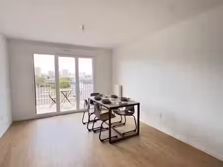 location meublée appartement 2 pièces 45.58 m² à la courneuve (93120)  1 040 €