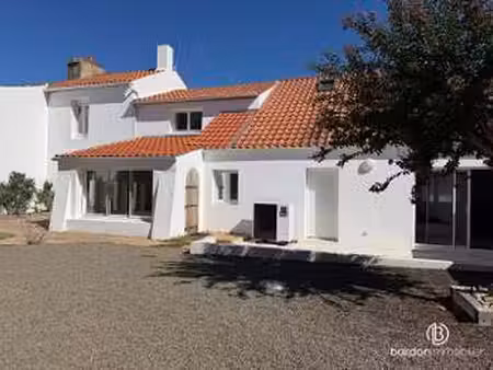 location maison meublé à challans (85300) : à louer meublé / 166m² challans