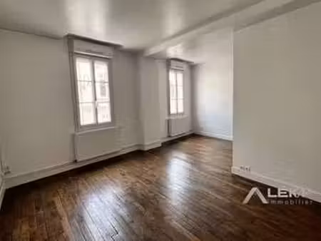 location appartement 4 pièces meublé à durtal (49430) : à louer 4 pièces meublé / 63m² dur