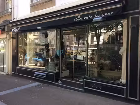 location commerce lorient 56100 71m²
