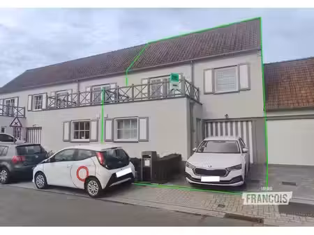 maison familiale avec 3 chambres et un garage à moerkerke.
