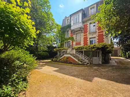 vente maison 10 pièces  290.00m²  les mureaux