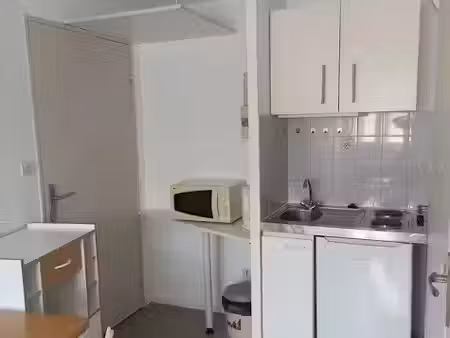location meublée appartement 1 pièce 18 m² à grenoble (38000)  370 €