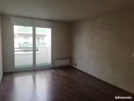 appartement 2 pièces en bord de seine