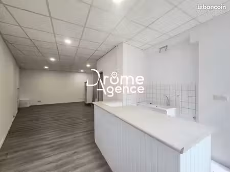studio 1 pièce 45 m²