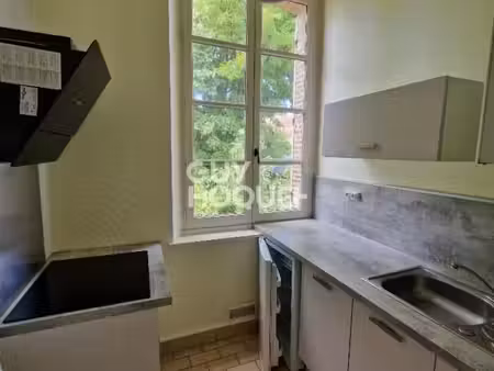 studio 1 pièce 28 m²