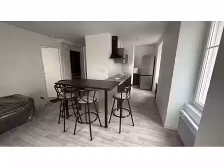 location appartement 2 pièces 31 m² à lons-le-saunier (39000)  560 €