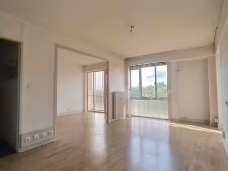appartement 2 pièces 64 m²