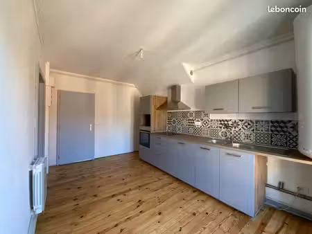 t3  2 chambres  cuisine équipée  proche commodités