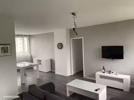 ? t3 très lumineux de 73 m² avec séjour traversant et balcon – mourenx (64150)