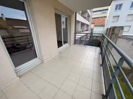 location appartement 2 pièces 40 m² à nimes (30000)  645 €
