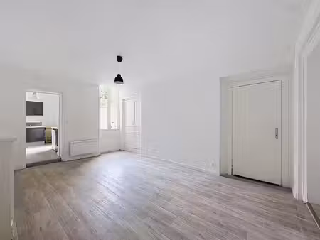 location appartement 2 pièces 52.29 m² à rochefort (17300)  615 €