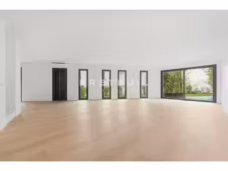 maison de luxe à vendre dans le quartier croulebarbe