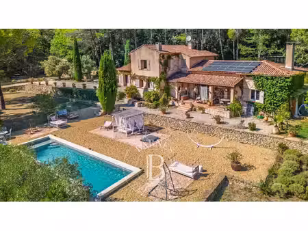maison de luxe à vendre à la roquebrussanne