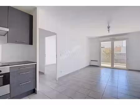 appartement t2 avec garage - villa montgolfier a vitrolles