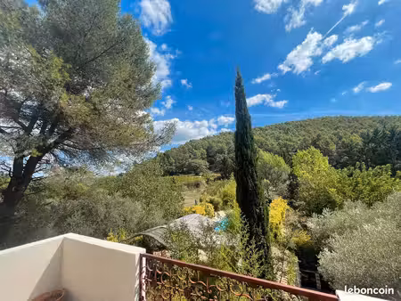 maison de campagne au coeur du parc de la sainte baume
